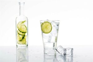 1 ay boyunca limonlu su içmenin mucizevi faydaları