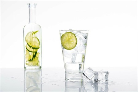 1 ay boyunca limonlu su içmenin mucizevi faydaları